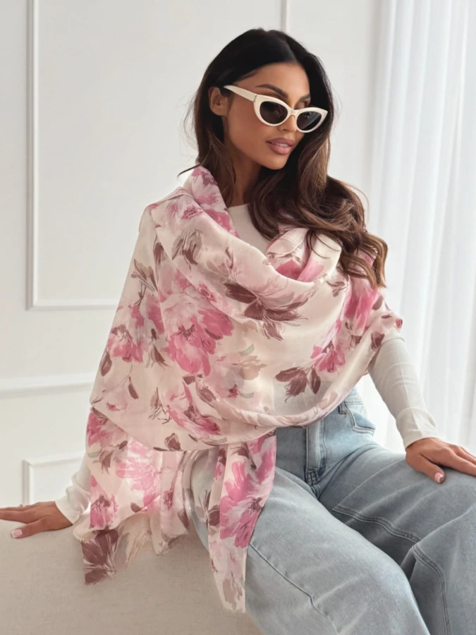 szal-lois-delicate-flowers