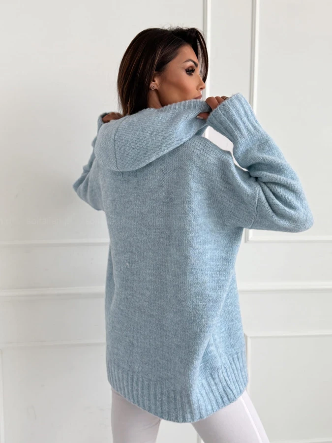 swetrowa-bluza-z-kapturem-baby-blue