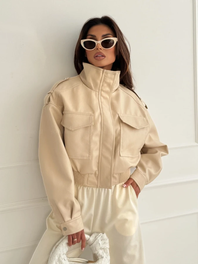 ramoneska-cruise-nude