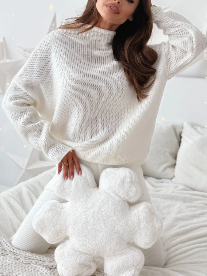 sweter-franco-creamy-white